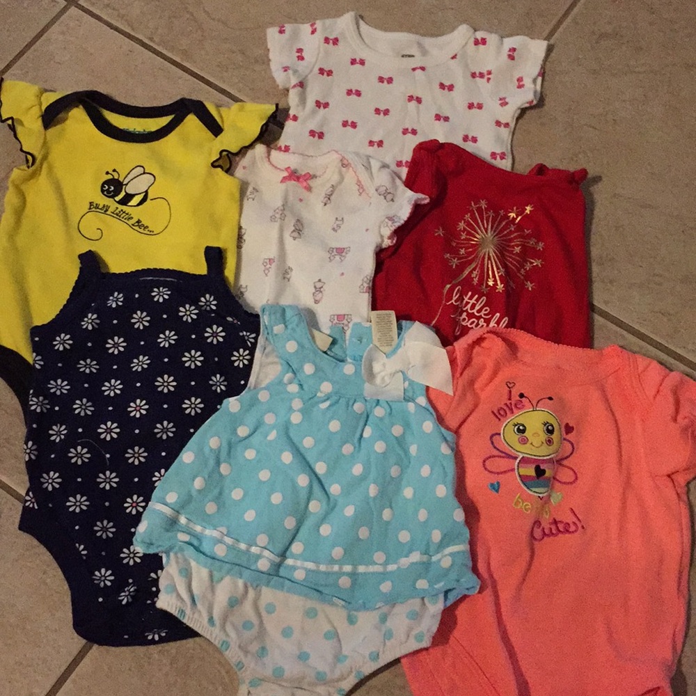 Lot of 7 short sleeves onesies, 0-3M
